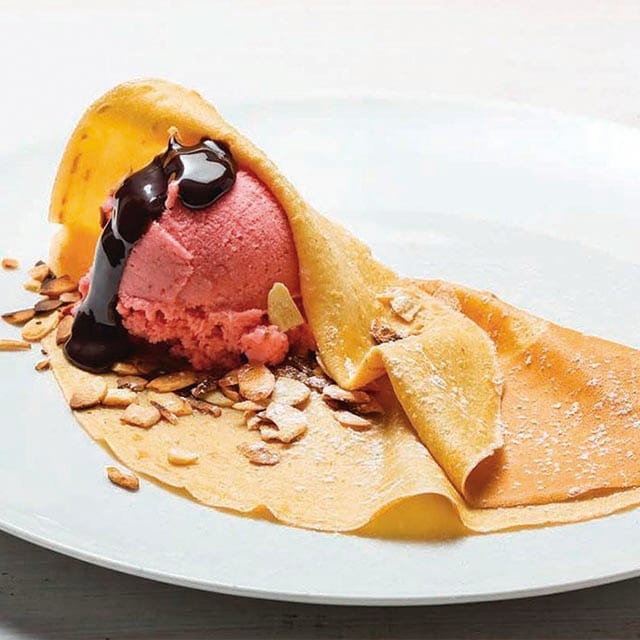 Crepe de fresas y almendras Crepe de fresas y almendras